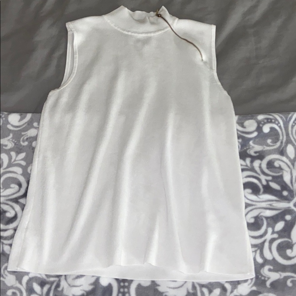 WHITE SHORT SLEEVE